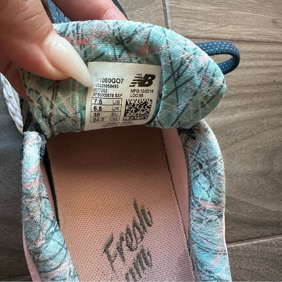New Balance Women's Blue and Pink Running Shoes - Picture 2 of 11